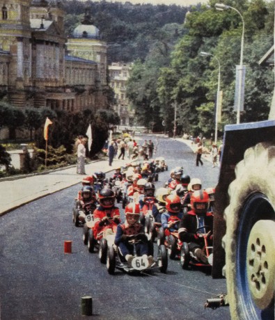 č. 26 - Mariánské Lázně 1.6.1985, Pohár Světa motorů, trať ve městě s cílem u Casina